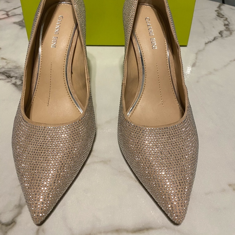 Gianni Bini Classic Rhinestone Nude Pump Wedding Day Cocktail Dress Heels - Picture 2 of 10